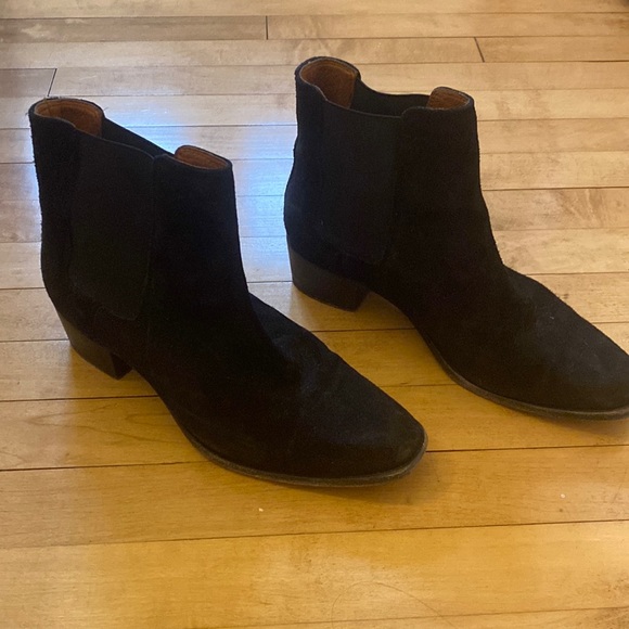 Frye Suede Chelsea Boot - Picture 1 of 8